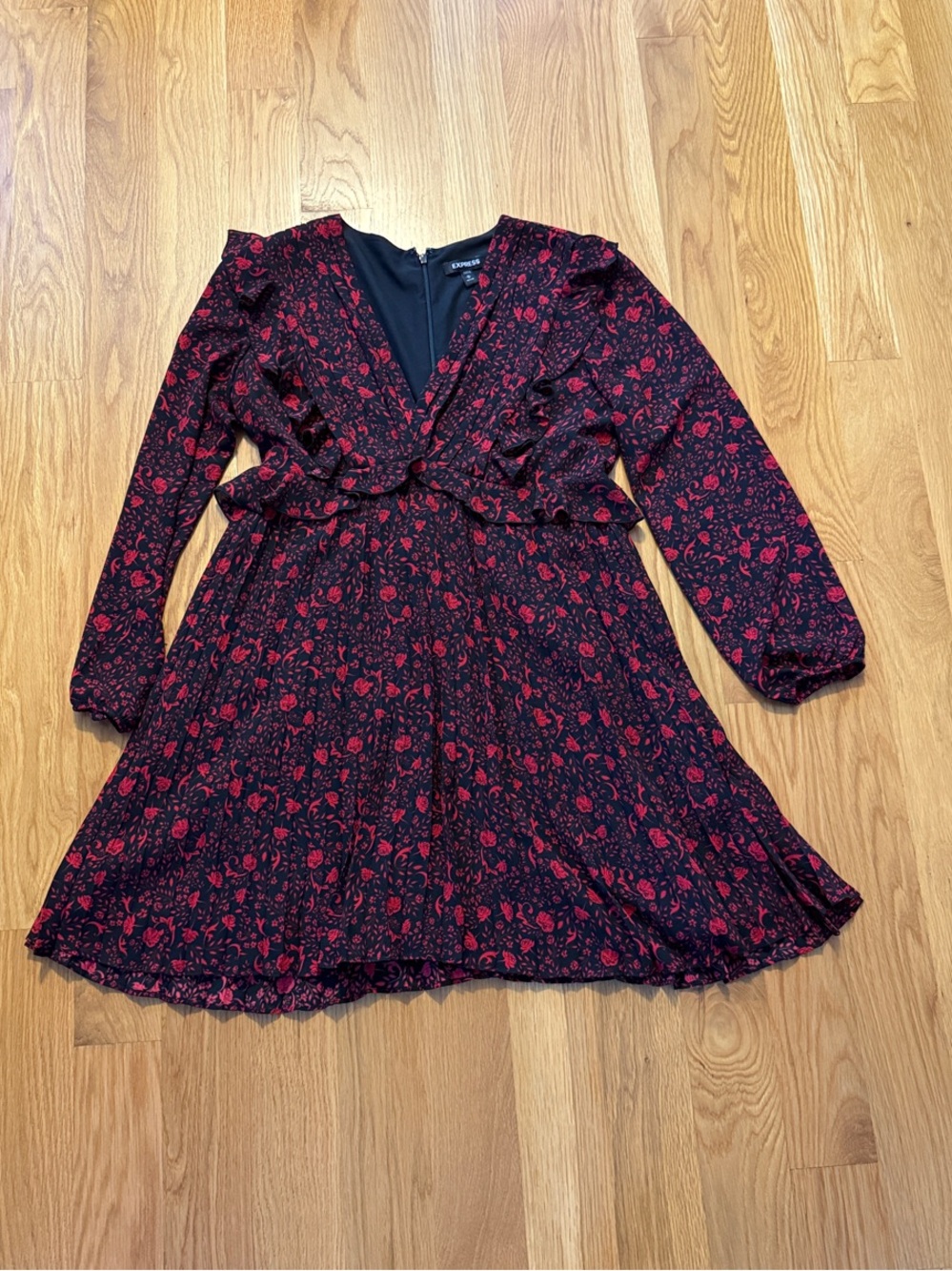 Women’s Petite M Long-sleeved Mini Dress: Red & Black Floral Print